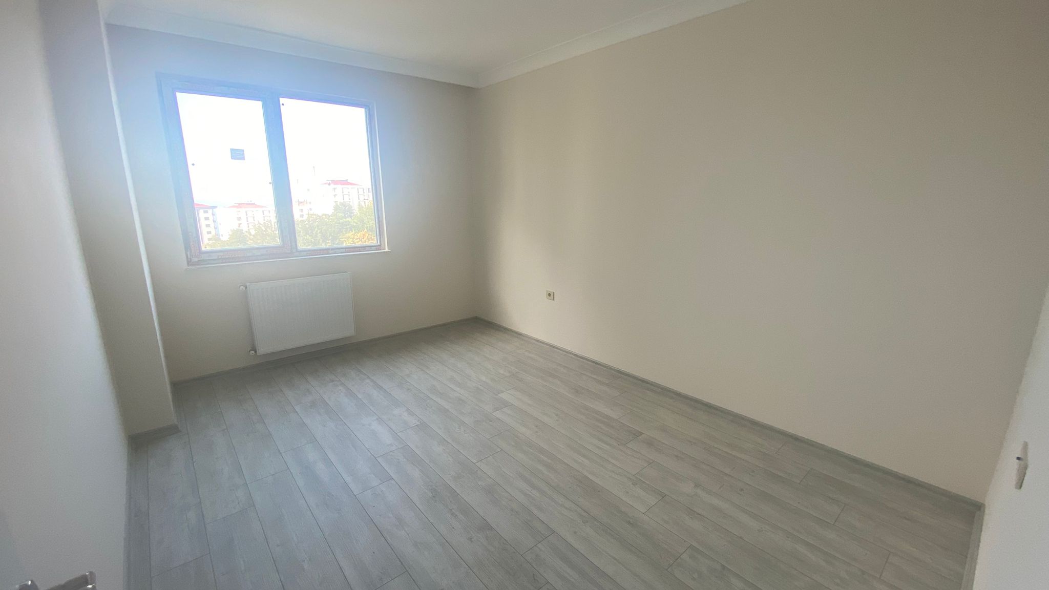 YALINCAK MAHALLESİNDE DENİZ MANZARLI 3+1 SIFIR KİRALIK DAİRE